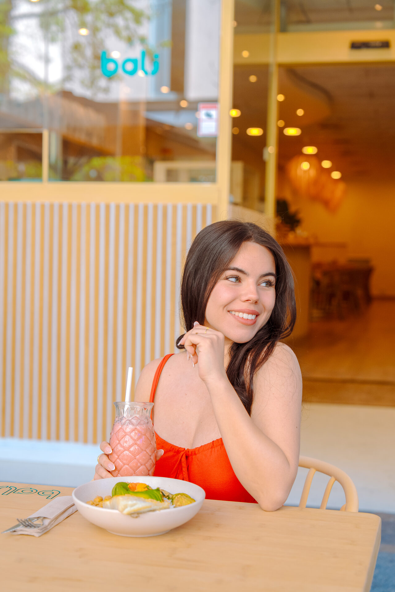 Bali Coffee & Brunch, terraza en Girona